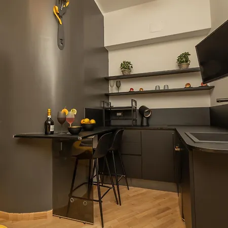 De Ferrari Famyly 公寓式酒店