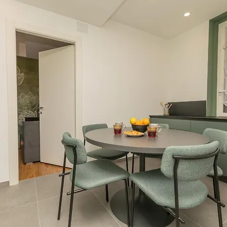 De Ferrari Famyly 4* Γένοβα